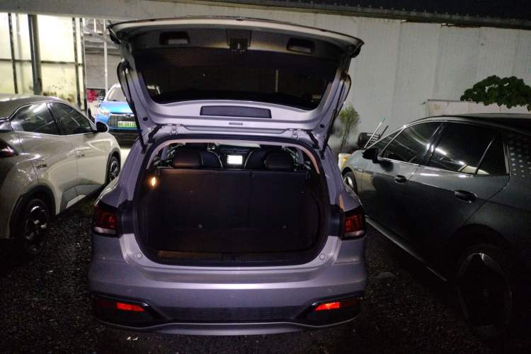 Used Roewe Ei5 2018 Internet Flagship Edition Trunk