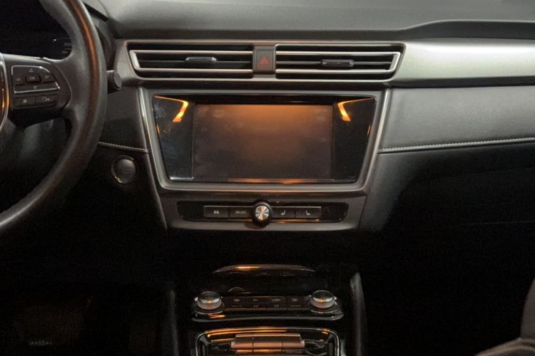 Used Roewe Ei5 2019 Smart Connect Flagship Edition Audio And AC Panel
