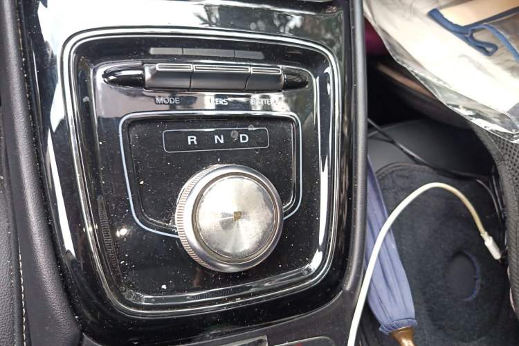 Used Roewe Ei5 2019 Luxury Edition Gear Lever