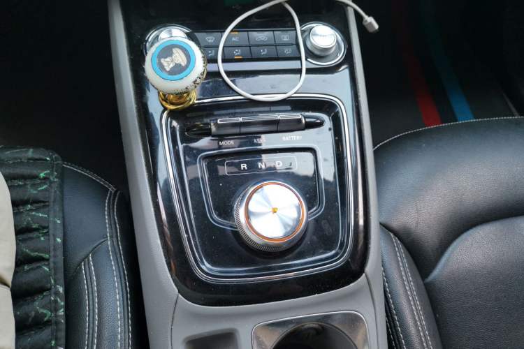 Used Roewe Ei5 2019 Comfort Edition Gear Lever