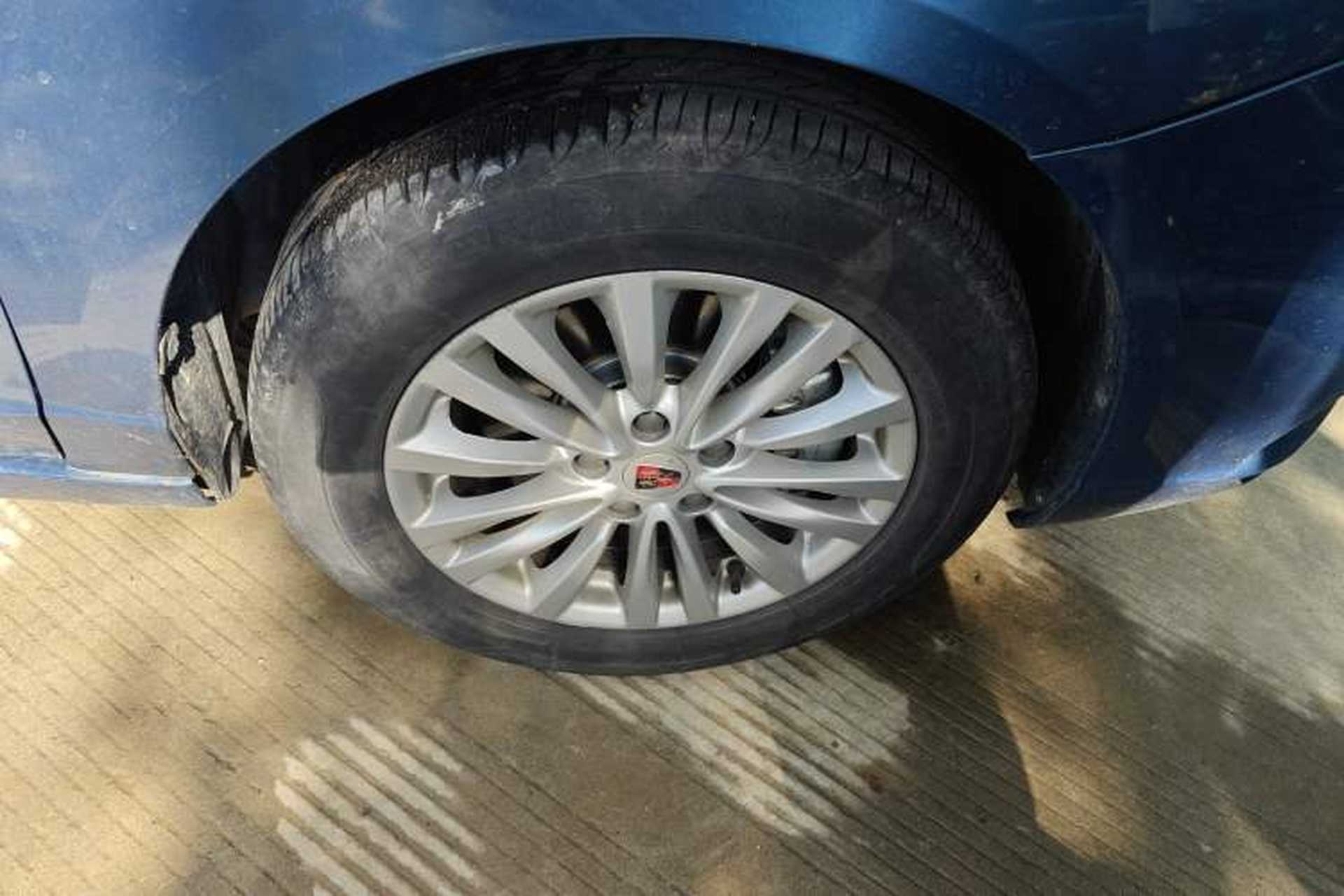 Used Roewe Ei5 2019 Luxury Edition Right Front Wheel Hub