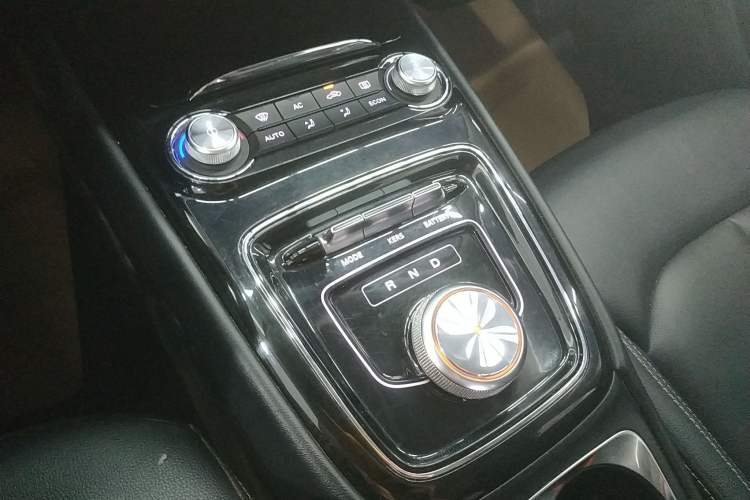Used Roewe Ei5 2019 Luxury Edition Gear Lever