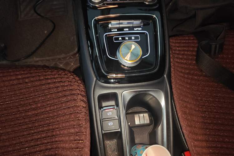 Used Roewe Ei5 2019 Smart Connect Supreme Edition Gear Lever