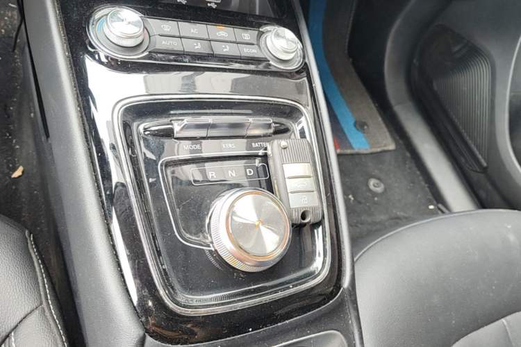 Used Roewe Ei5 2019 Luxury Edition Gear Lever