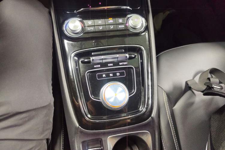 Used Roewe Ei5 2019 Luxury Edition Gear Lever