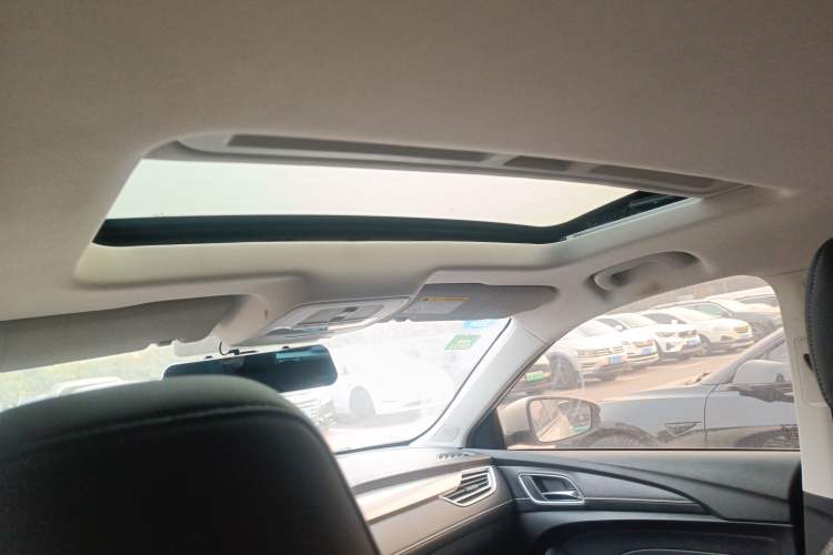 Used Roewe Ei5 2019 Luxury Edition Headliner