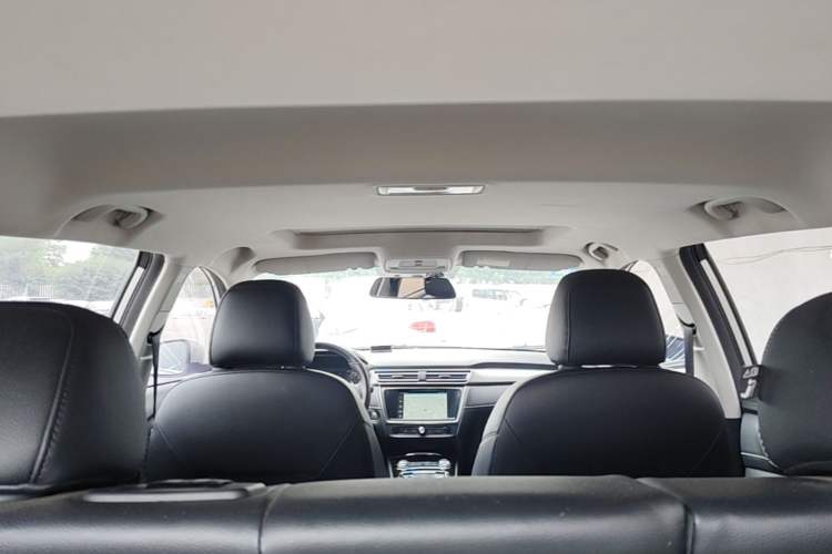 Used Roewe Ei5 2019 Luxury Edition Headliner