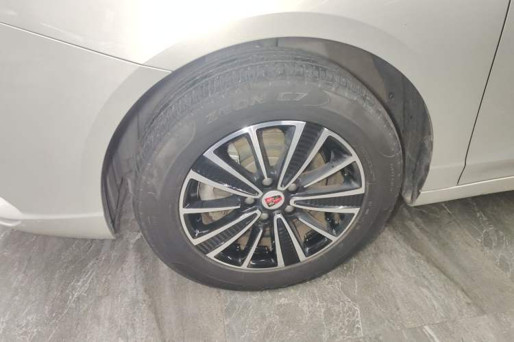 Used Roewe Ei5 2019 Smart Connect Flagship Edition Left Front Wheel Hub