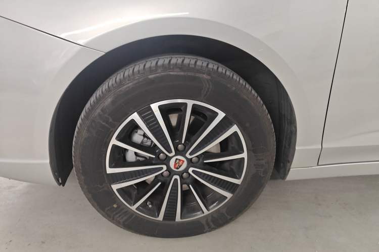 Used Roewe Ei5 2019 Smart Connect Supreme Edition Left Front Wheel Hub