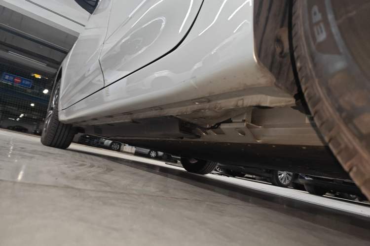 Used Roewe Ei5 2019 Smart Connect Supreme Edition Left Side Sill