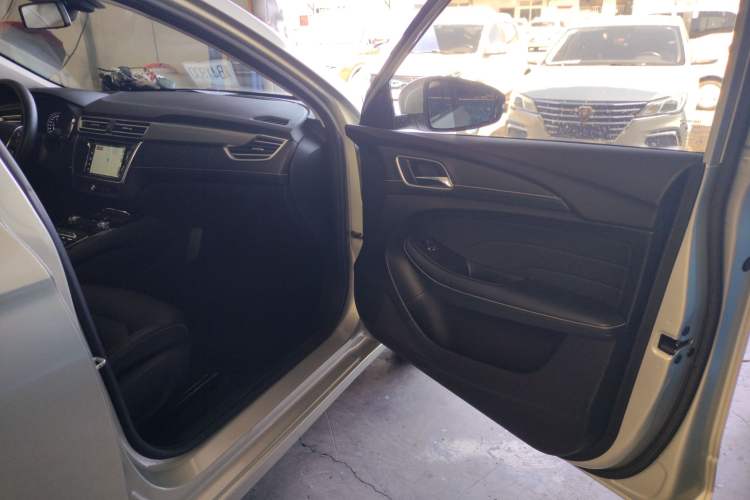 Used Roewe Ei5 2019 Luxury Edition Right Front Door Interior