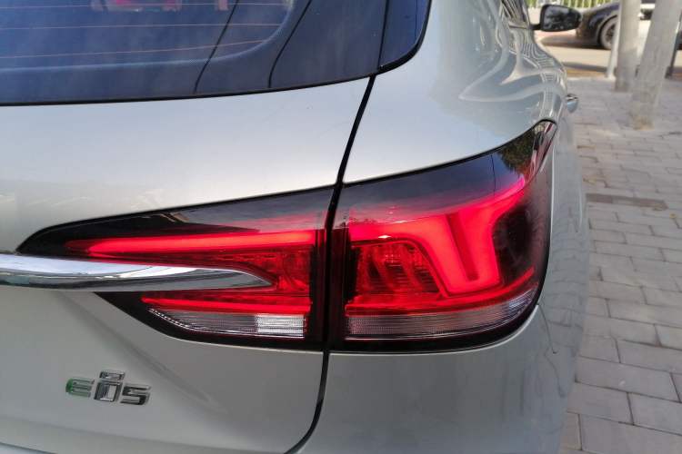 Used Roewe Ei5 2019 Smart Connect Flagship Edition Right Rear Taillight