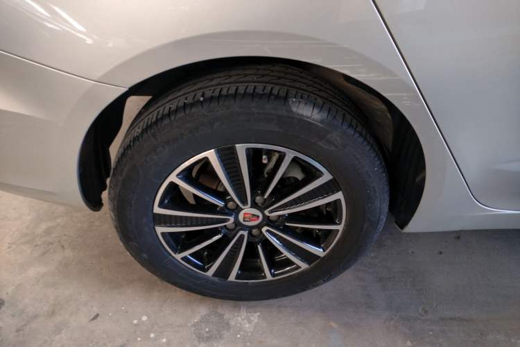 Used Roewe Ei5 2019 Luxury Edition Right Rear Wheel Hub