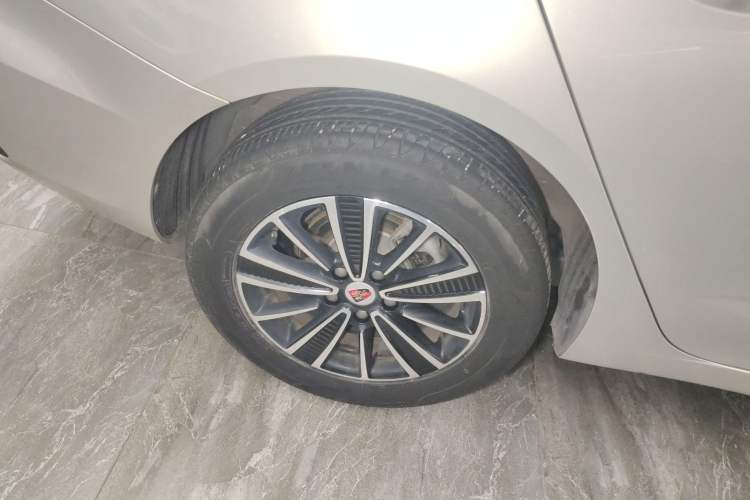 Used Roewe Ei5 2019 Smart Connect Flagship Edition Right Rear Wheel Hub