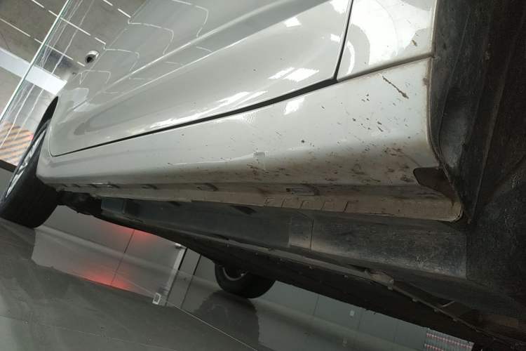 Used Roewe Ei5 2019 Luxury Edition Right Side Sill