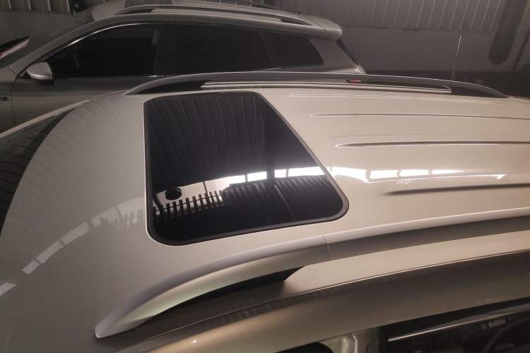Used Roewe Ei5 2019 Luxury Edition Roof