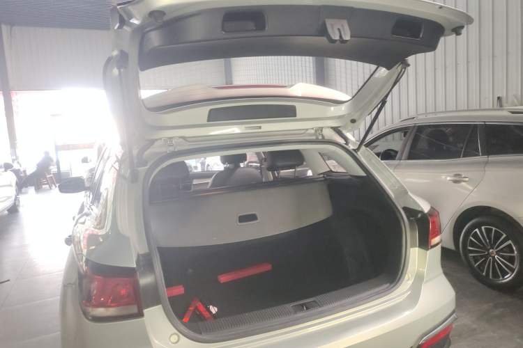 Used Roewe Ei5 2019 Luxury Edition Trunk