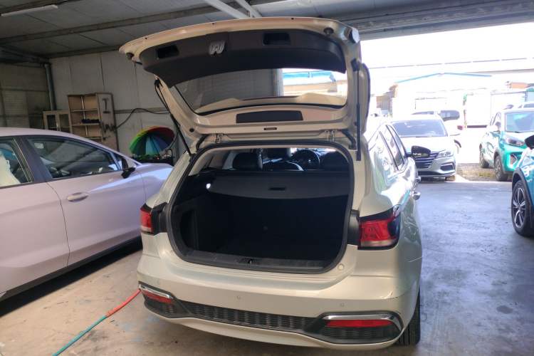 Used Roewe Ei5 2019 Luxury Edition Trunk