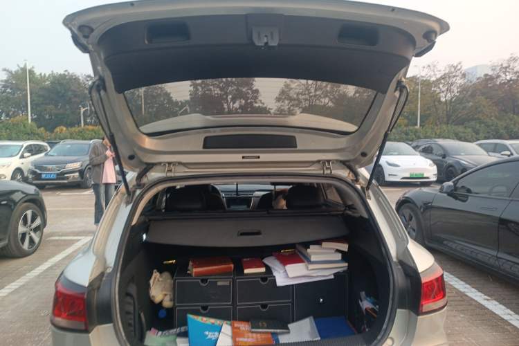 Used Roewe Ei5 2019 Luxury Edition Trunk