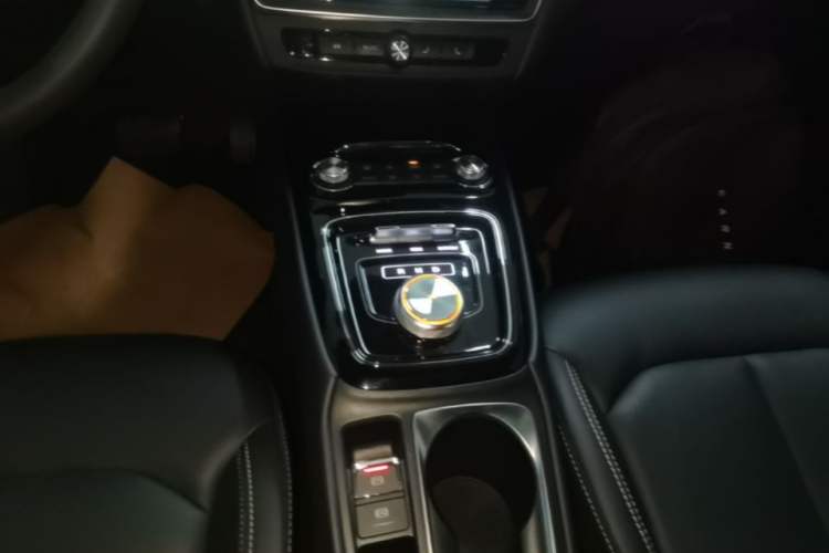 Used Roewe Ei5 2019 Smart Connect Supreme Edition Gear Lever