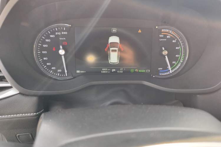 Used Roewe Ei5 2019 Luxury Edition Odometer Close Up