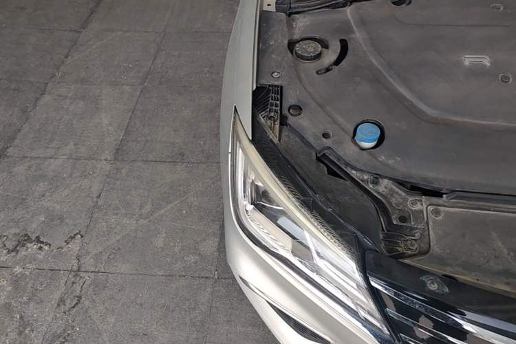 Used Roewe Ei5 2019 Smart Connect Flagship Edition Engine Bay Right