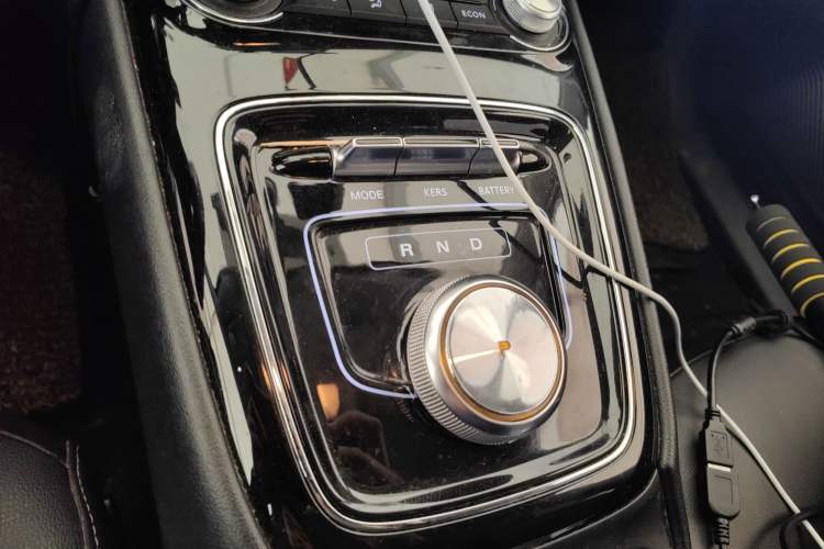 Used Roewe Ei5 2019 Luxury Edition Gear Lever