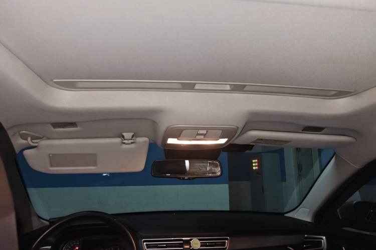 Used Roewe Ei5 2019 Smart Connect Supreme Edition Headliner