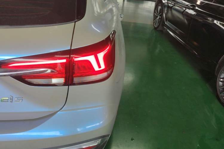 Used Roewe Ei5 2019 Luxury Edition Right Rear Taillight