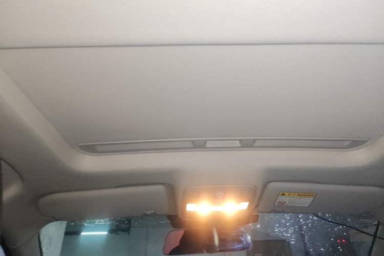 Used Roewe Ei5 2019 Luxury Edition Headliner