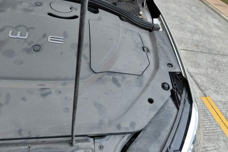 Used Roewe Ei5 2019 Smart Connect Flagship Edition Engine Bay Left