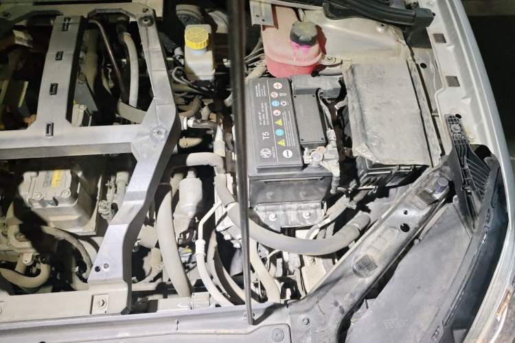 Used Roewe Ei5 2019 Smart Connect Flagship Edition Engine Bay Left