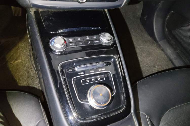 Used Roewe Ei5 2019 Luxury Edition Gear Lever