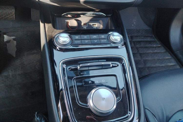 Used Roewe Ei5 2019 Luxury Edition Gear Lever