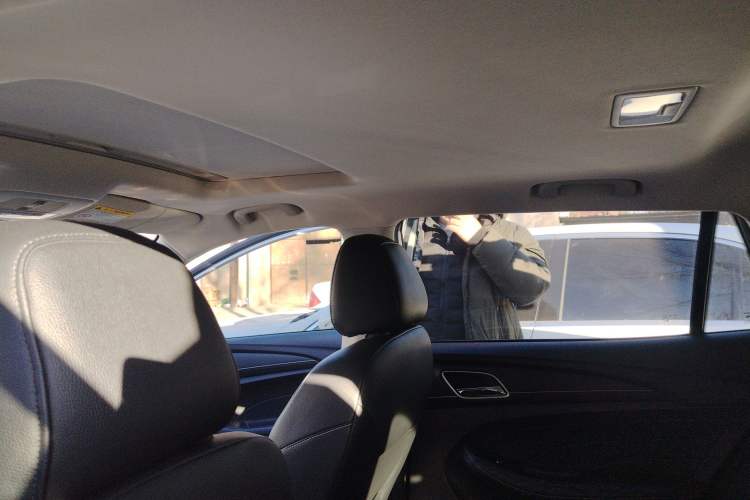 Used Roewe Ei5 2019 Luxury Edition Headliner