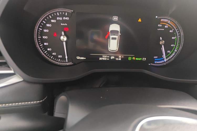 Used Roewe Ei5 2019 Luxury Edition Odometer Close Up