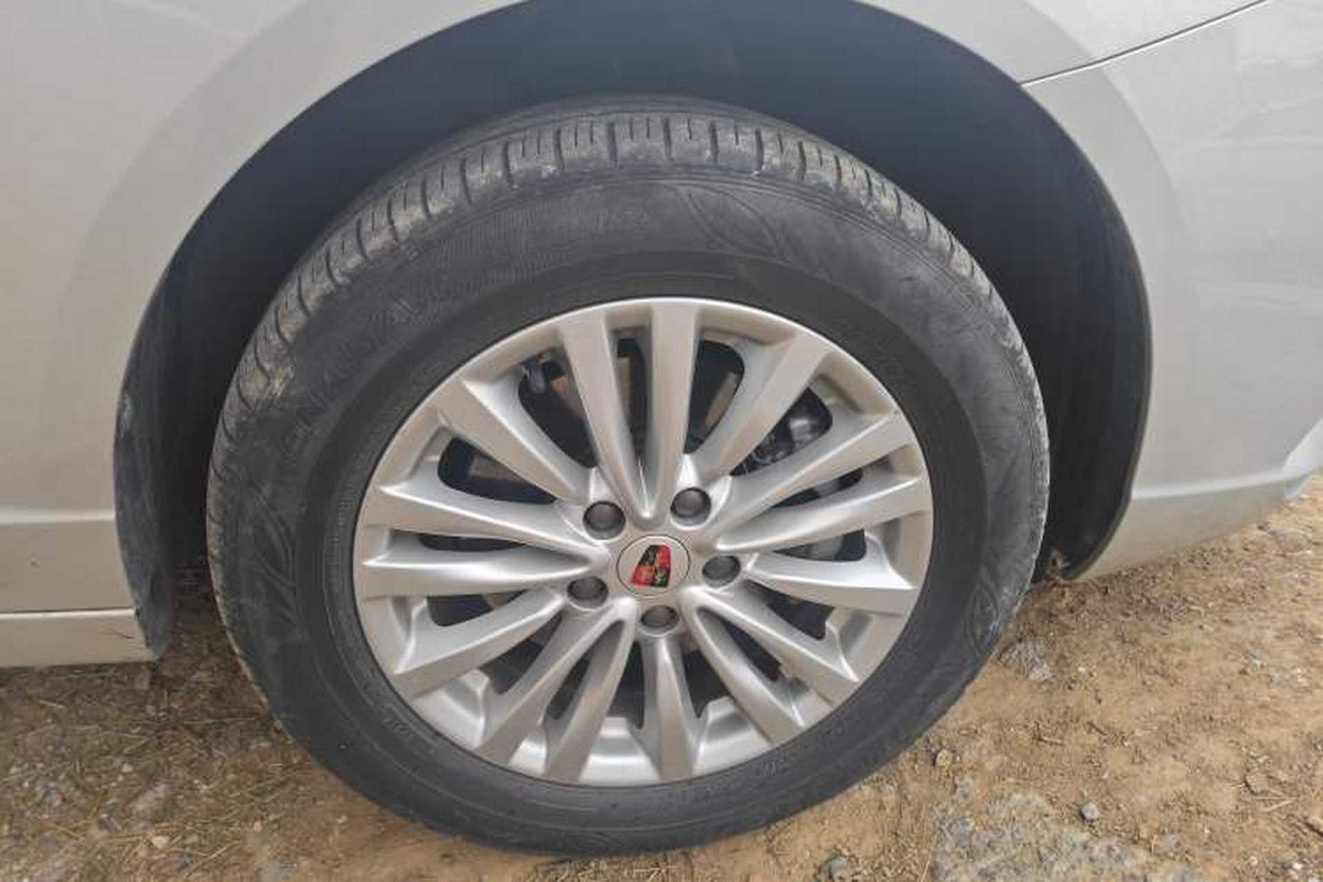 Used Roewe Ei5 2019 Luxury Edition Right Front Wheel Hub