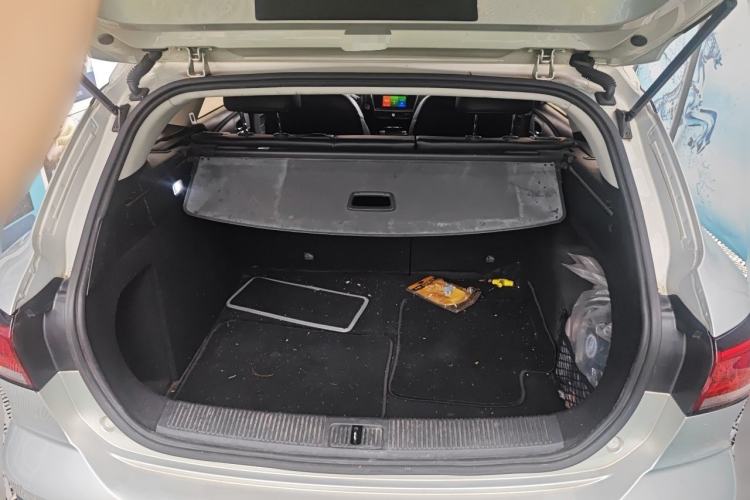 Used Roewe Ei5 2019 Luxury Edition Trunk