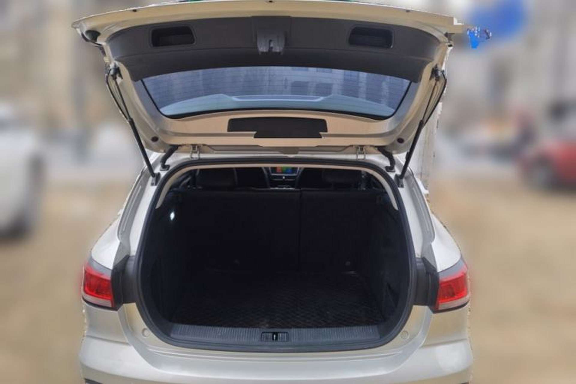 Used Roewe Ei5 2019 Luxury Edition Trunk