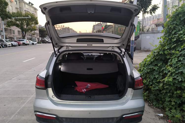 Used Roewe Ei5 2019 Luxury Edition Trunk