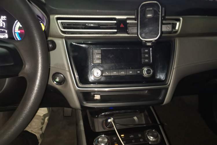 Used Roewe Ei5 2019 Comfort Edition Audio And AC Panel