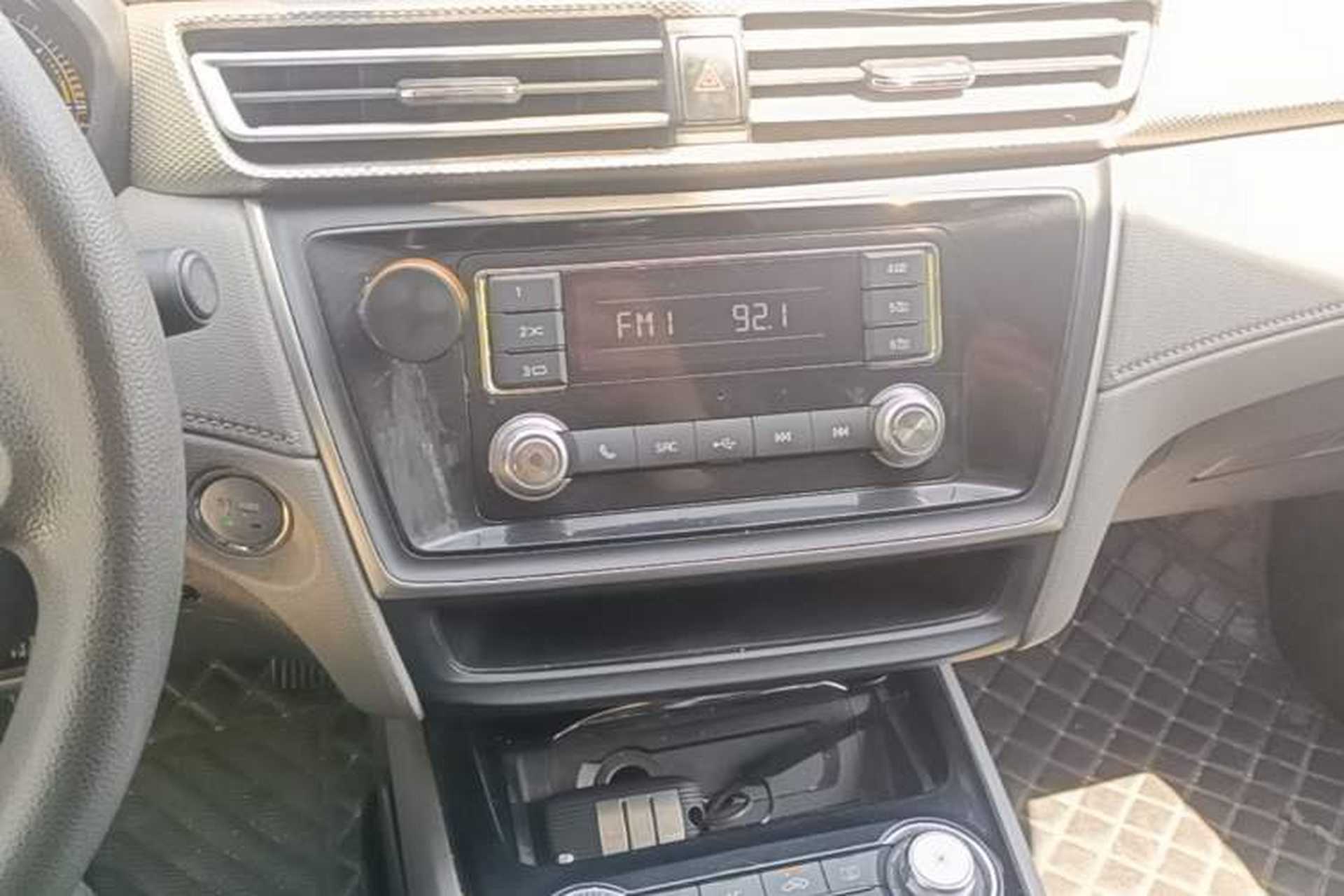 Used Roewe Ei5 2019 Comfort Edition Audio And AC Panel