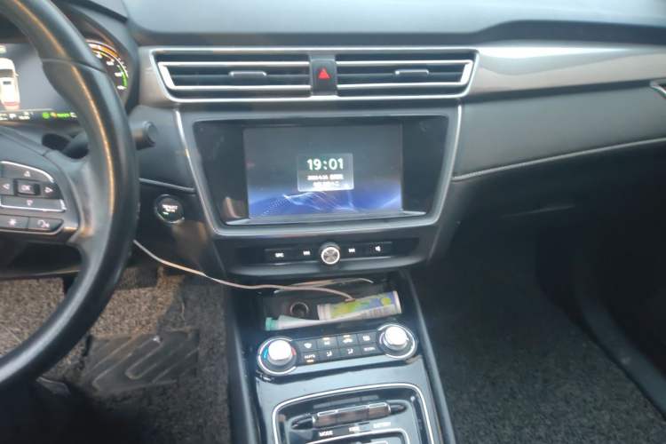 Used Roewe Ei5 2019 Luxury Edition Audio And AC Panel