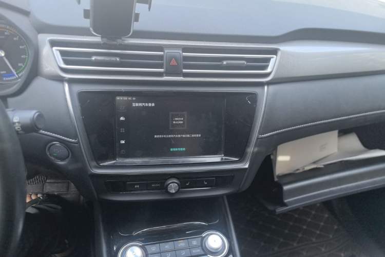 Used Roewe Ei5 2019 Smart Connect Flagship Edition Audio And AC Panel