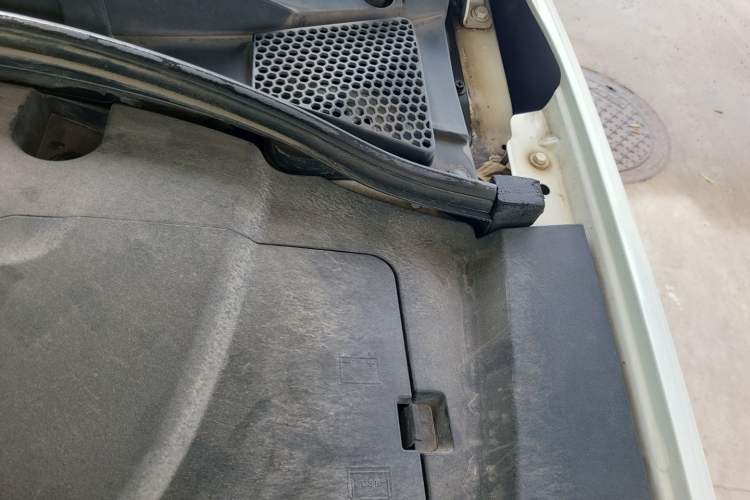Used Roewe Ei5 2019 Comfort Edition Engine Bay Left