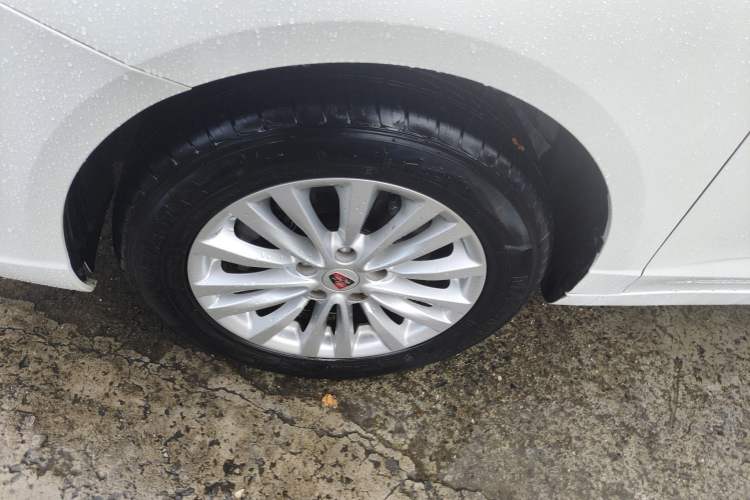 Used Roewe Ei5 2019 Luxury Edition Exterior 2