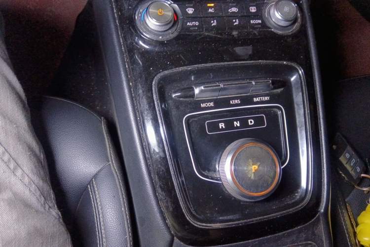 Used Roewe Ei5 2019 Comfort Edition Gear Lever