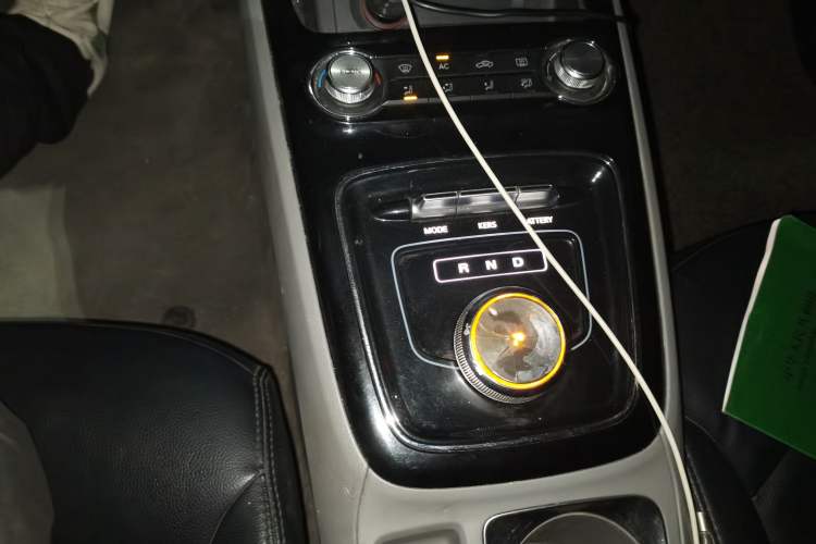 Used Roewe Ei5 2019 Comfort Edition Gear Lever