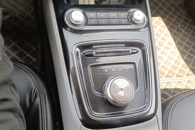 Used Roewe Ei5 2019 Comfort Edition Gear Lever