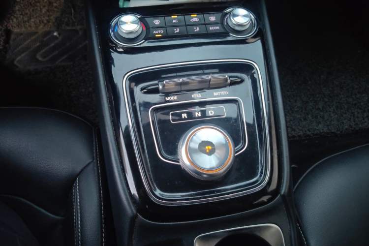 Used Roewe Ei5 2019 Luxury Edition Gear Lever